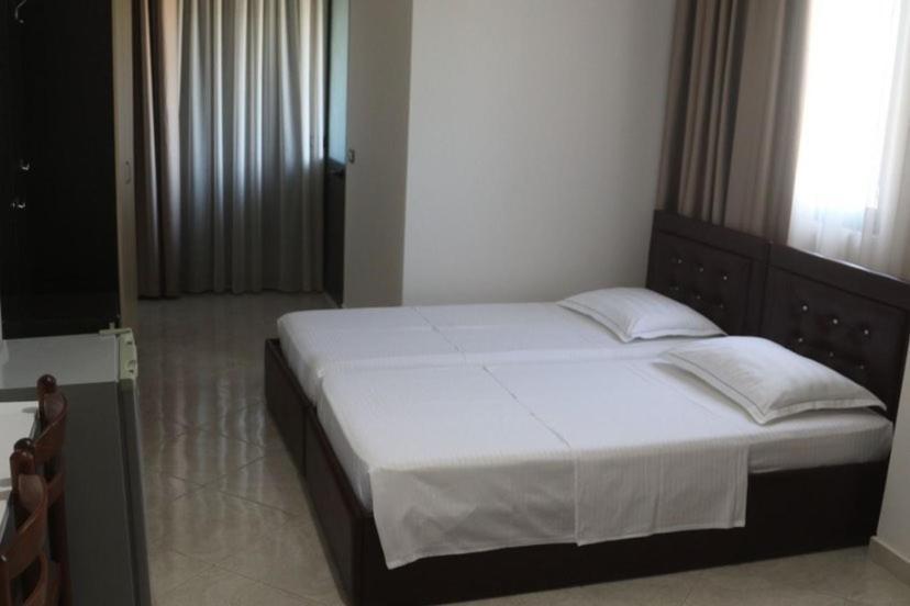 Hotel Tirona Durrës Eksteriør billede