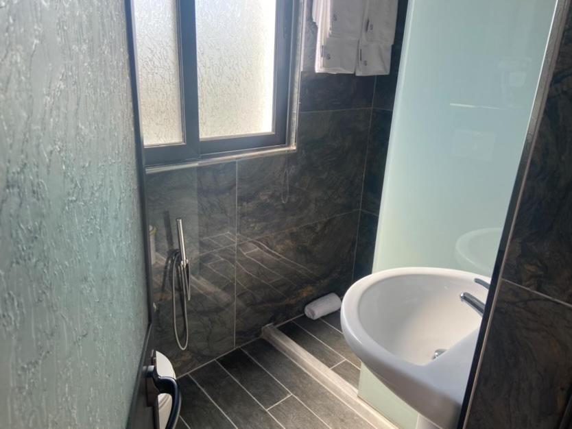 Hotel Tirona Durrës Eksteriør billede