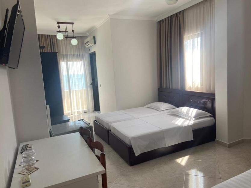 Hotel Tirona Durrës Eksteriør billede