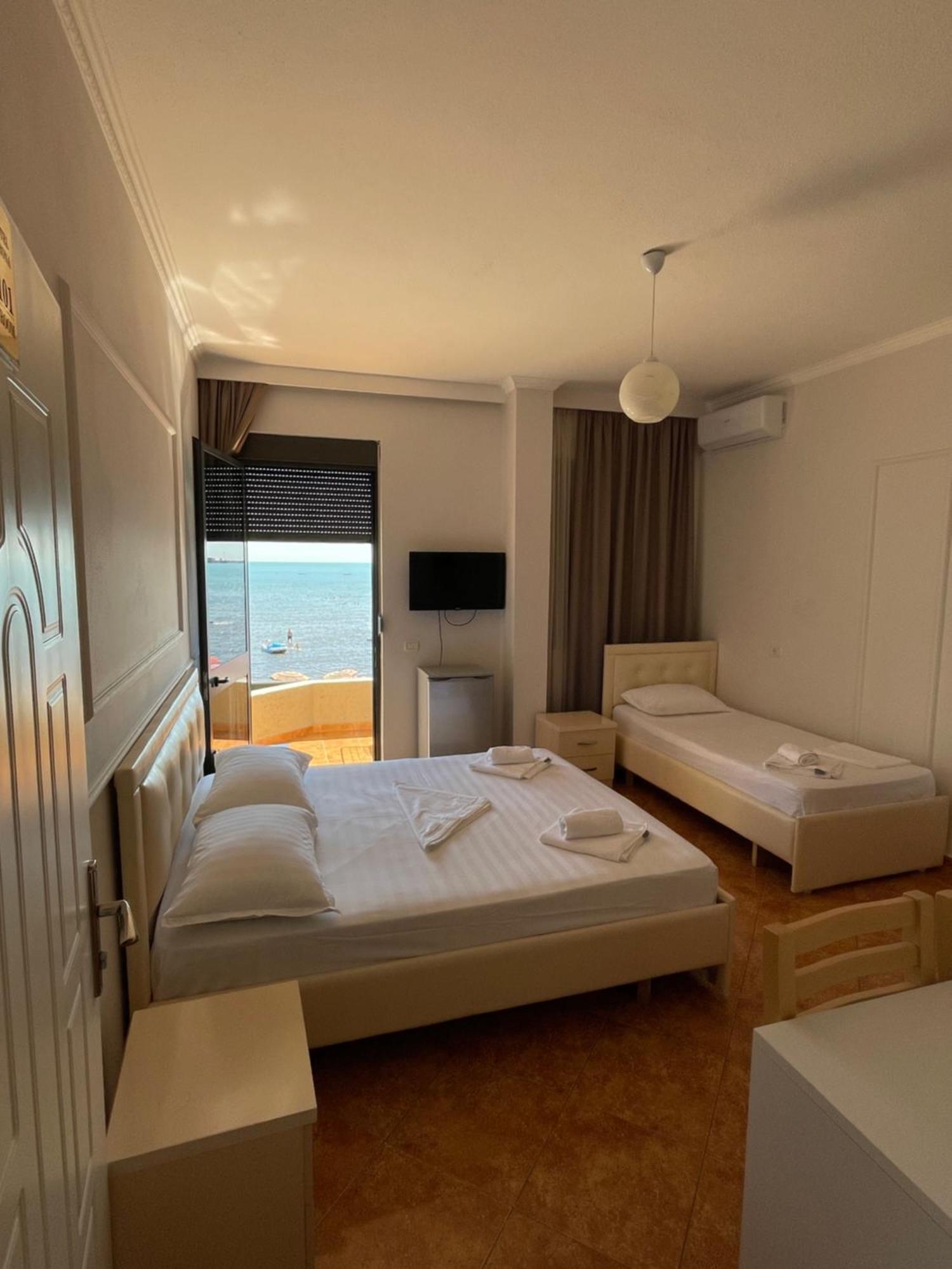 Hotel Tirona Durrës Eksteriør billede